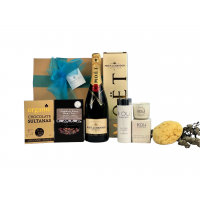 Pamper Hamper with Champagne, Candle & Organic Extracts Bubble Bath